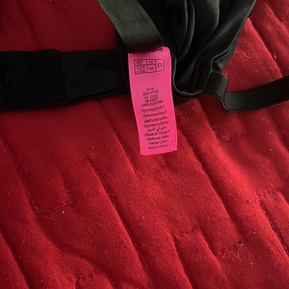 Black bikini - Picture 5 of 6